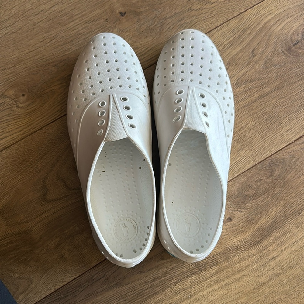 Native white slip ons, size 6
